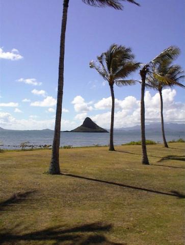 Chinaman's Hat island from Kualoa - Oahu 1999